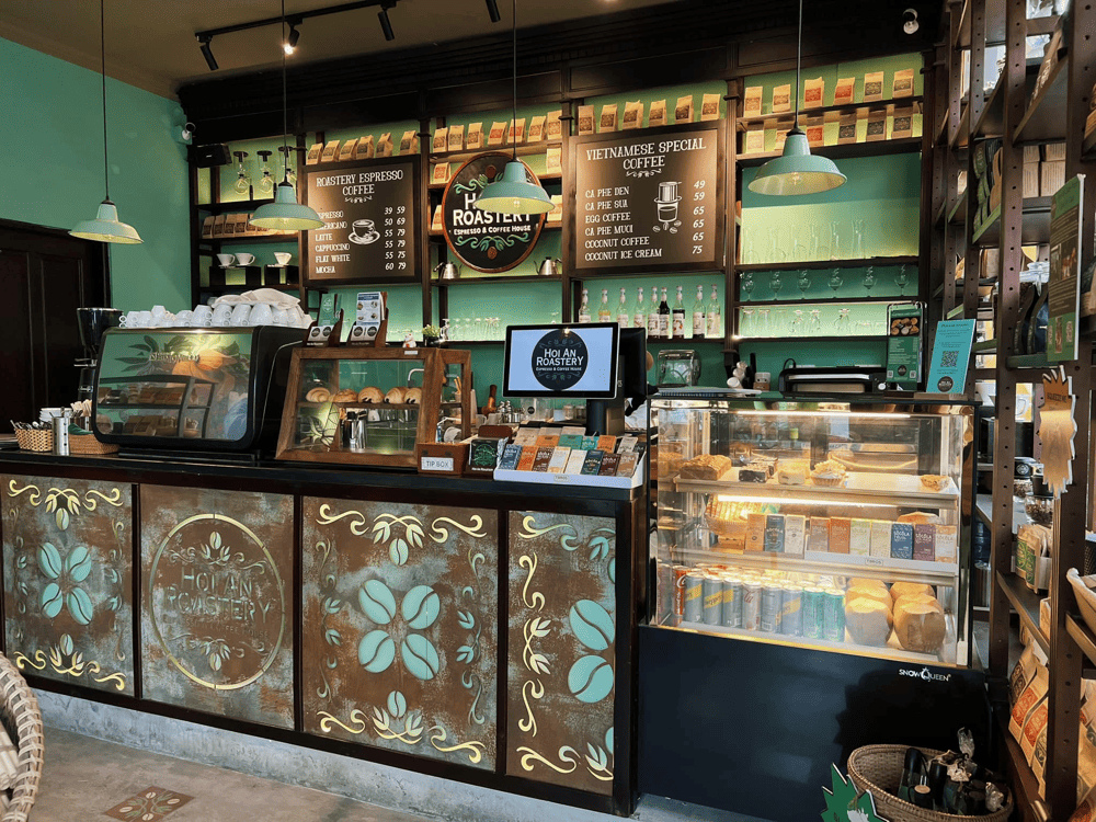 Hội An Roastery mang phong cách retro cổ điển, chuyên phục vụ các dòng cà phê cao cấp (Nguồn: Hoi An Roastery - Espresso & Coffee House)